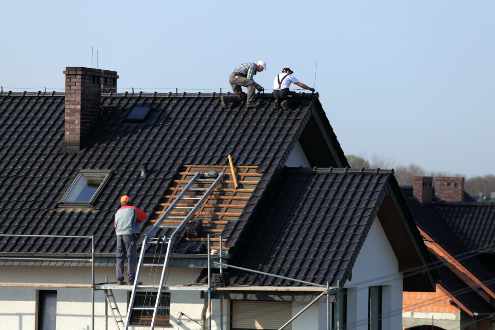 5 Ways to Save Money on Roof Replacements