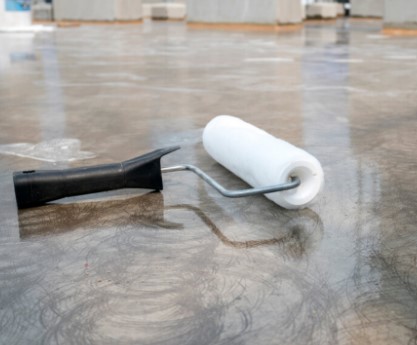 Epoxy Coating: The Ideal Treatment for Your Garage’s Concrete Floors